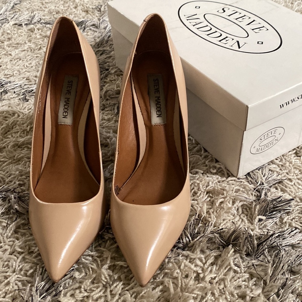 Steve Madden Proto Blush Leather Pointed Pumps